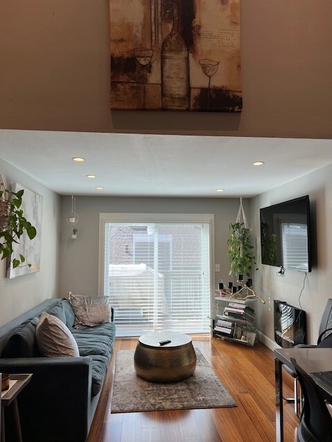 Living Room - 3847 Vineyard Ave