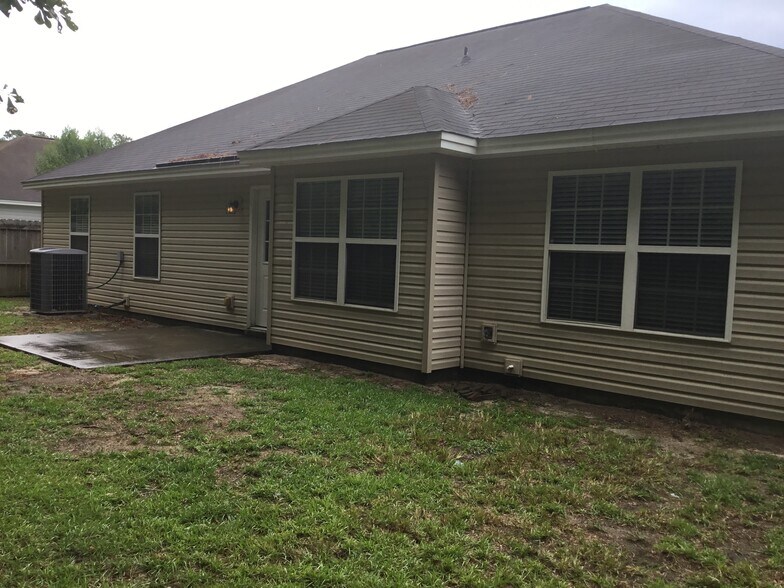 Building Photo - 134 Aquinnah Dr