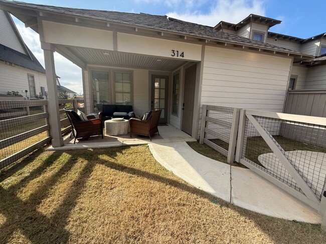 Building Photo - Northgate Townhome - Auburn