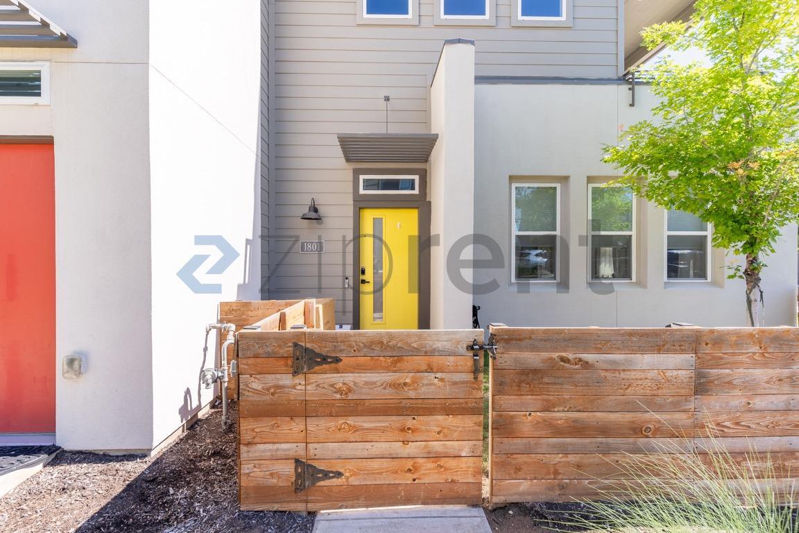 Building Photo - Unit 1801