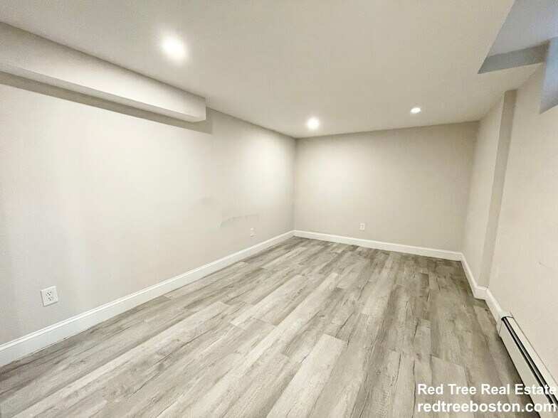 Building Photo - 130 P St