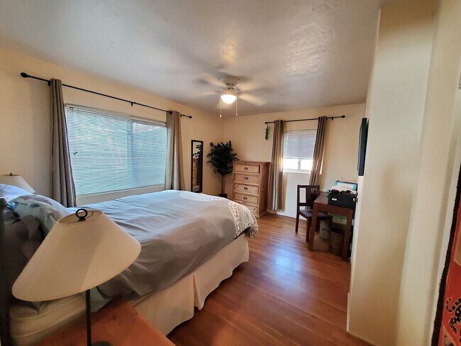 Building Photo - Super Cute, Fully Furnished! All Utilities Included (with WiFi)