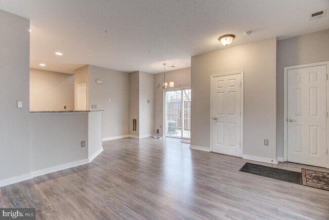 Building Photo - 7700 Duneiden Ln