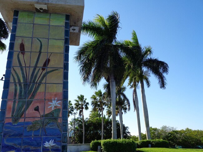 Building Photo - 1903 Robalo Dr