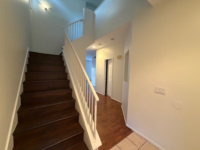 Building Photo - 440 Hart Dr