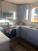 Building Photo - 777 St Charles St