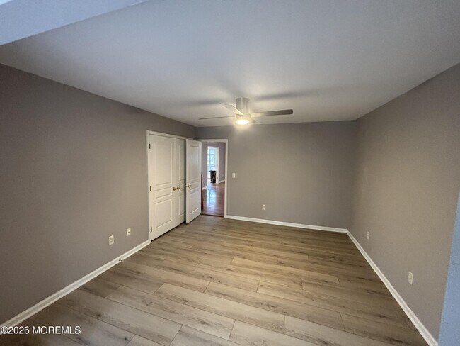 Building Photo - 274 Easy St