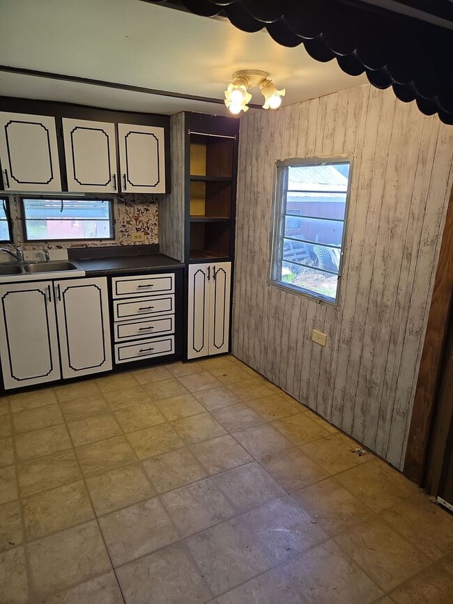 Building Photo - 2 Bedroom Mobile Home in Chambersburg – Pet Friendly with Off-Street Parking