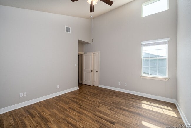 Building Photo - 3067 View Ridge Dr