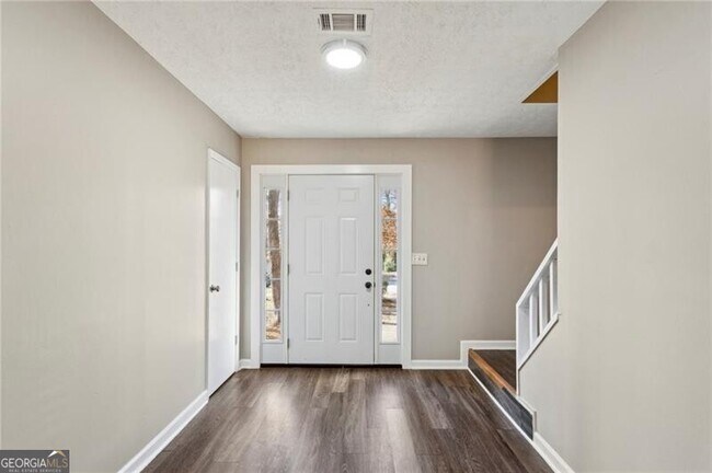 Building Photo - 752 Barnes Mill Trace NE