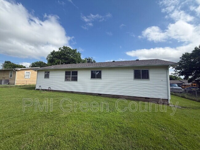 Building Photo - 30375 E 150th St S