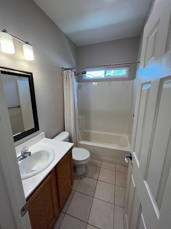 Building Photo - Three Bedroom Two Bath Stanford Ranch Home