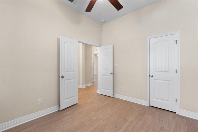Building Photo - 321 Penna Ln