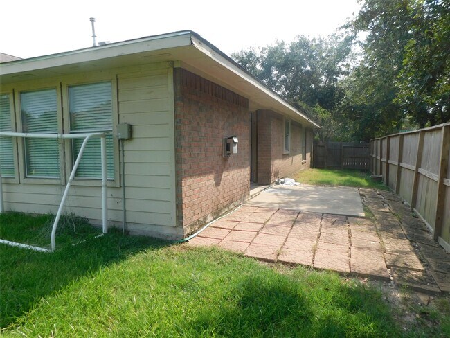 Building Photo - 3334 Pebble Beach Ln