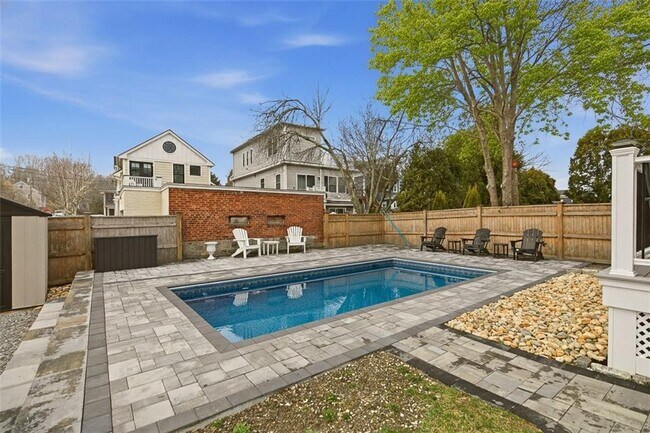 Building Photo - 23 Clinton St