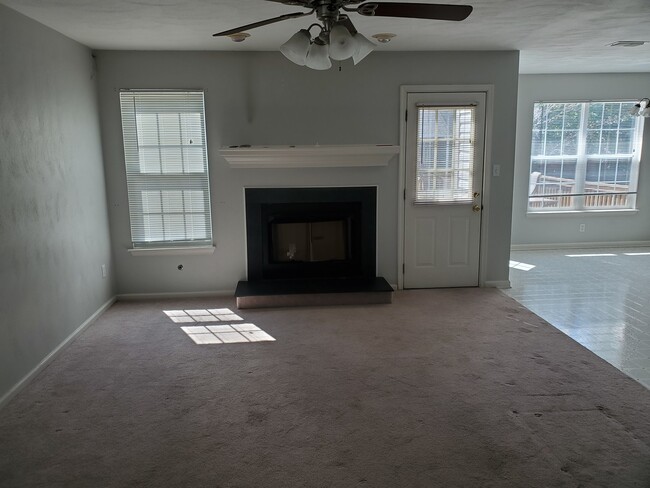 Building Photo - Bellamy Manor
