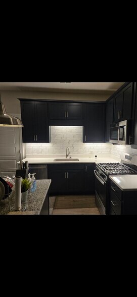Building Photo - 104 Rock Cress Trl