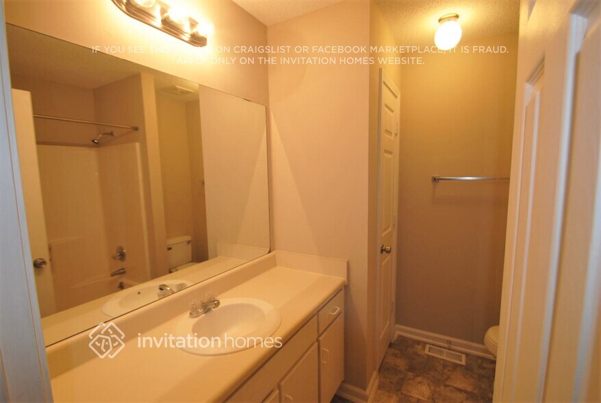 Building Photo - 6317 Mitchell Creek Dr