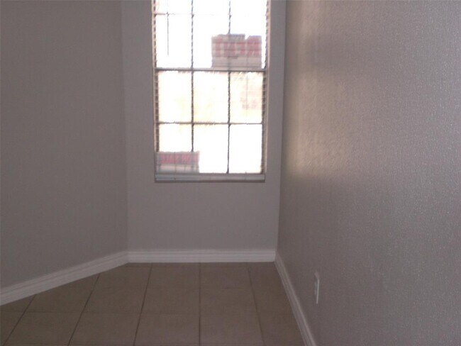 Building Photo - 12660 Ashford Point Dr