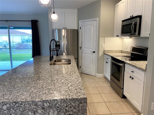 Building Photo - 2502 31st St SW