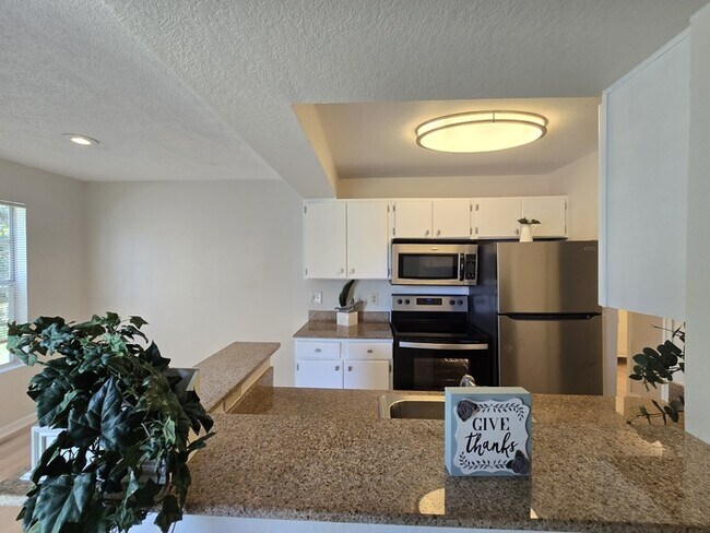 Building Photo - Charming 1 Bed 1 Bath in I District of Orl...
