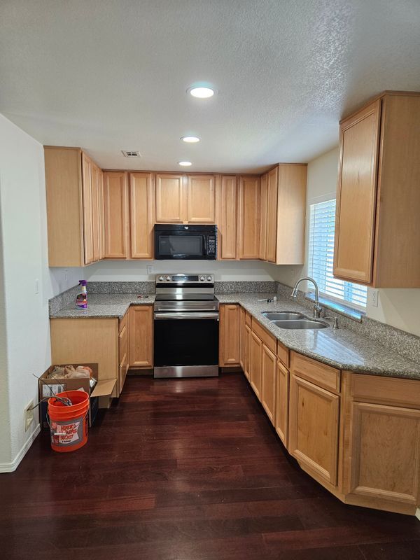 Building Photo - 17960 Swaps Ct