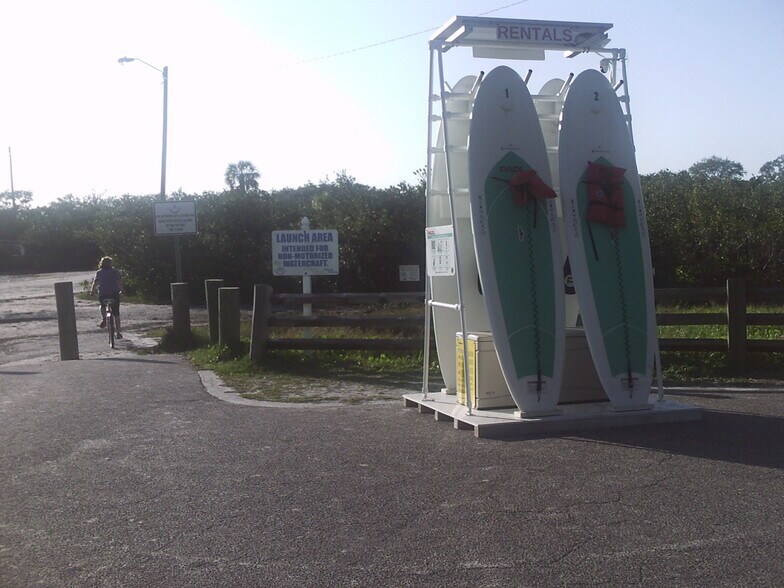 kayak rental & launch - 1328 Illinois Ave