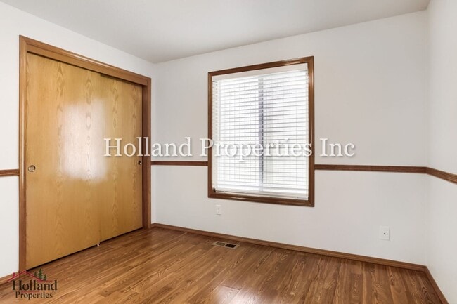 Building Photo - 18215 SW Longacre St