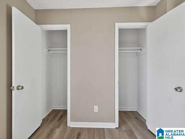 Building Photo - 3031 Apple Valley Ln