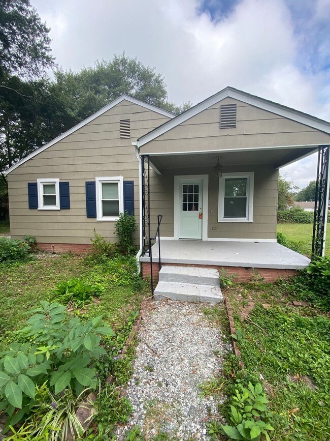 Building Photo - Remodeled 2 bed / 1 bath in Beaumont Villa...