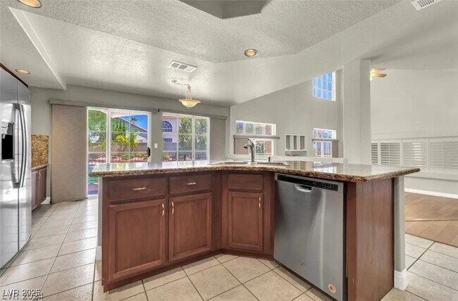 Building Photo - 32 Myrtle Beach Dr