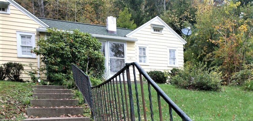 Building Photo - 181 E State St