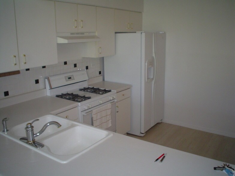 Building Photo - 226 Grandview Ct