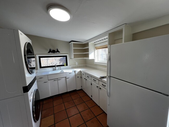 Building Photo - 1225 H St