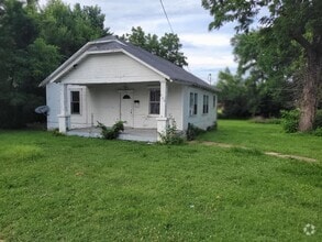 Building Photo - 2 bedroom 1 bathroom house for rent