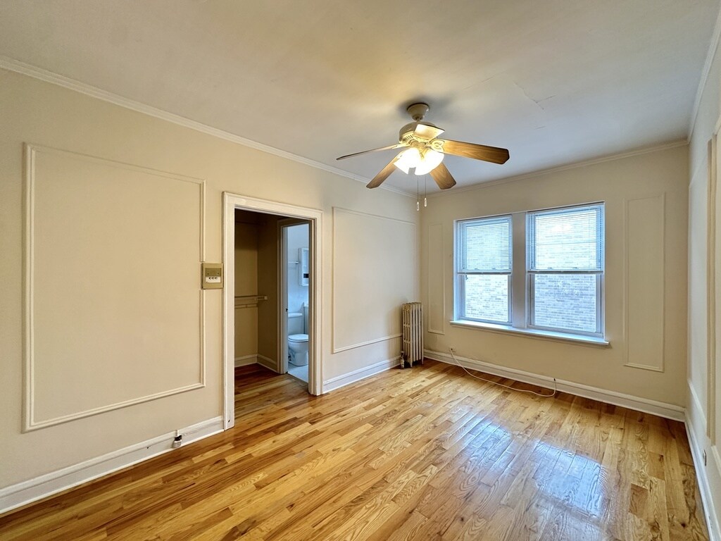 Building Photo - 2849 N Burling St