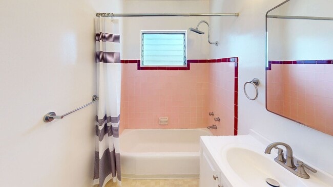 Building Photo - 855 C Ave