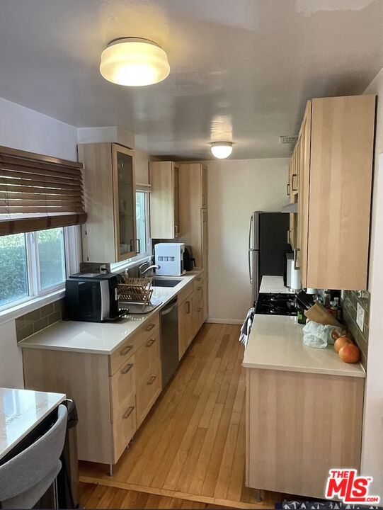 Building Photo - 2329 Clark Ave