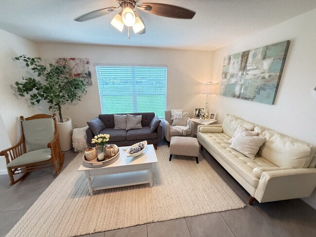 Building Photo - Spacious 4-Bedroom Home with Granite Count...