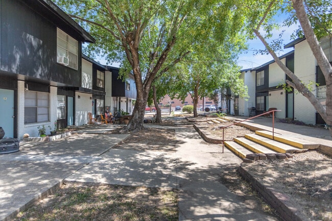 Building Photo - The Townes Townhomes