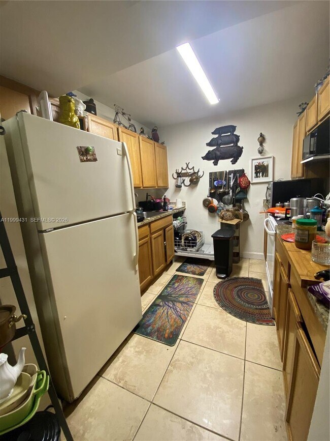 Building Photo - 1855 NE 121st St