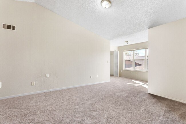 Building Photo - Venetian Place -  833