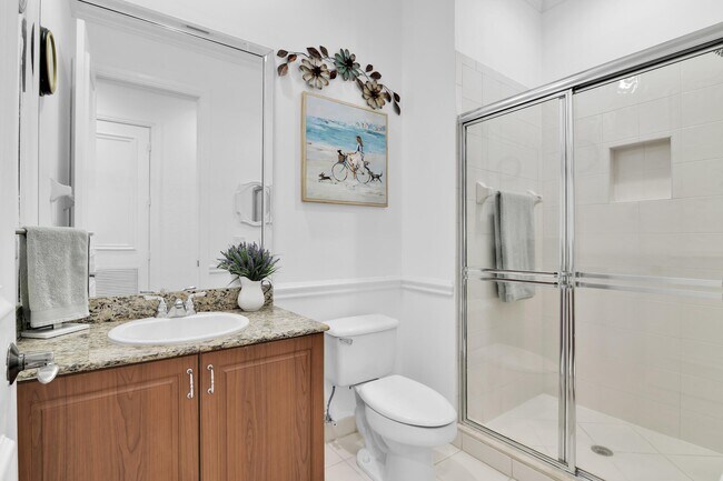 Building Photo - 10703 Versailles Blvd