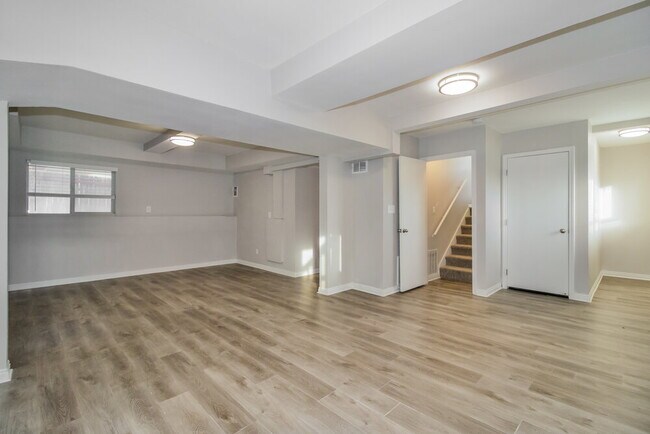 Building Photo - 4345 S 700 W