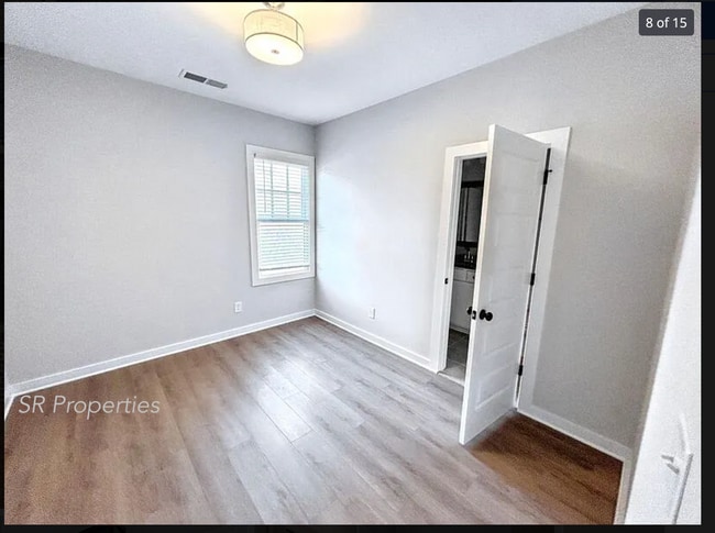 Building Photo - 1200 Windsor Sq