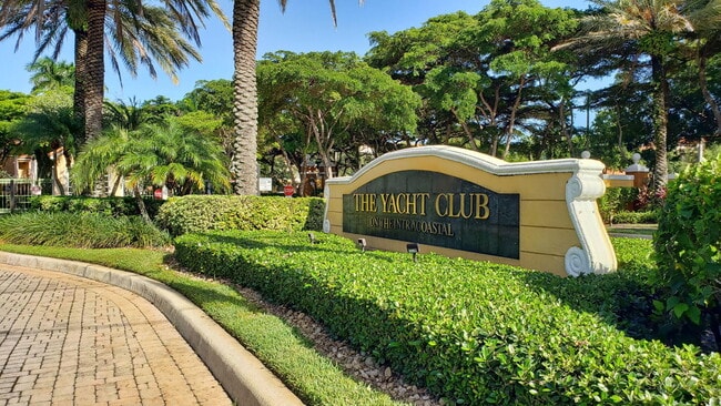 Building Photo - 157 Yacht Club Way