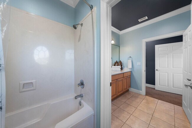 Building Photo - 3204 Sand Dollar Ln