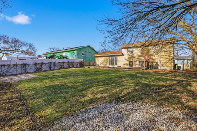 Building Photo - 3317 Birchwood Dr