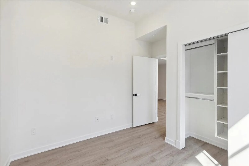 Building Photo - 500 N 13th St
