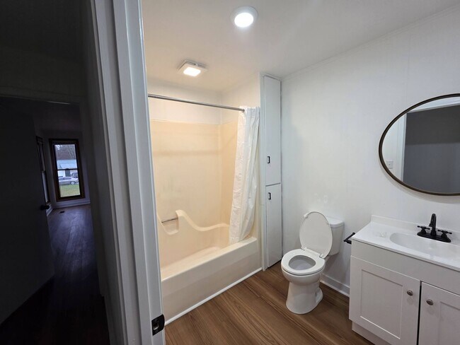 Building Photo - 986 Old Mail Rd